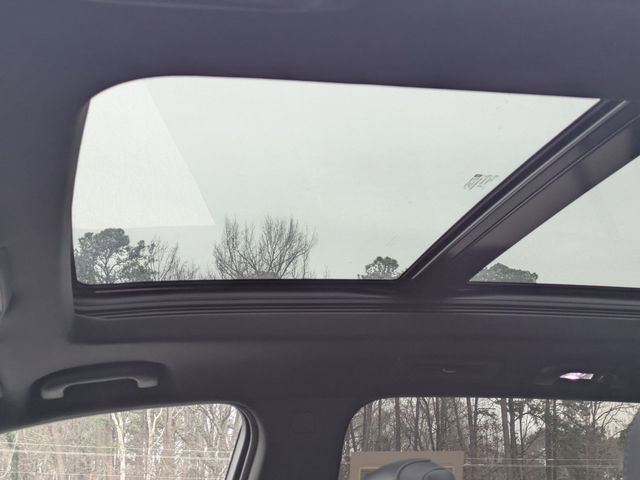 Used 2025 Cadillac XT6 Premium Luxury image 14