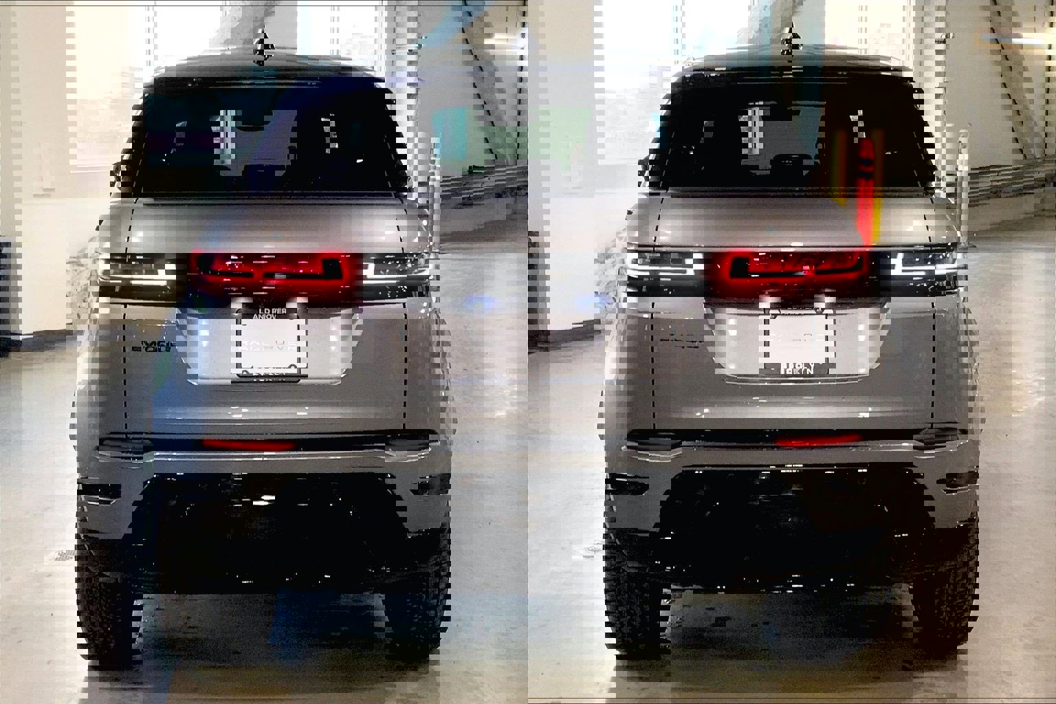 New 2026 Land Rover Range Rover Evoque Dynamic SE image 4