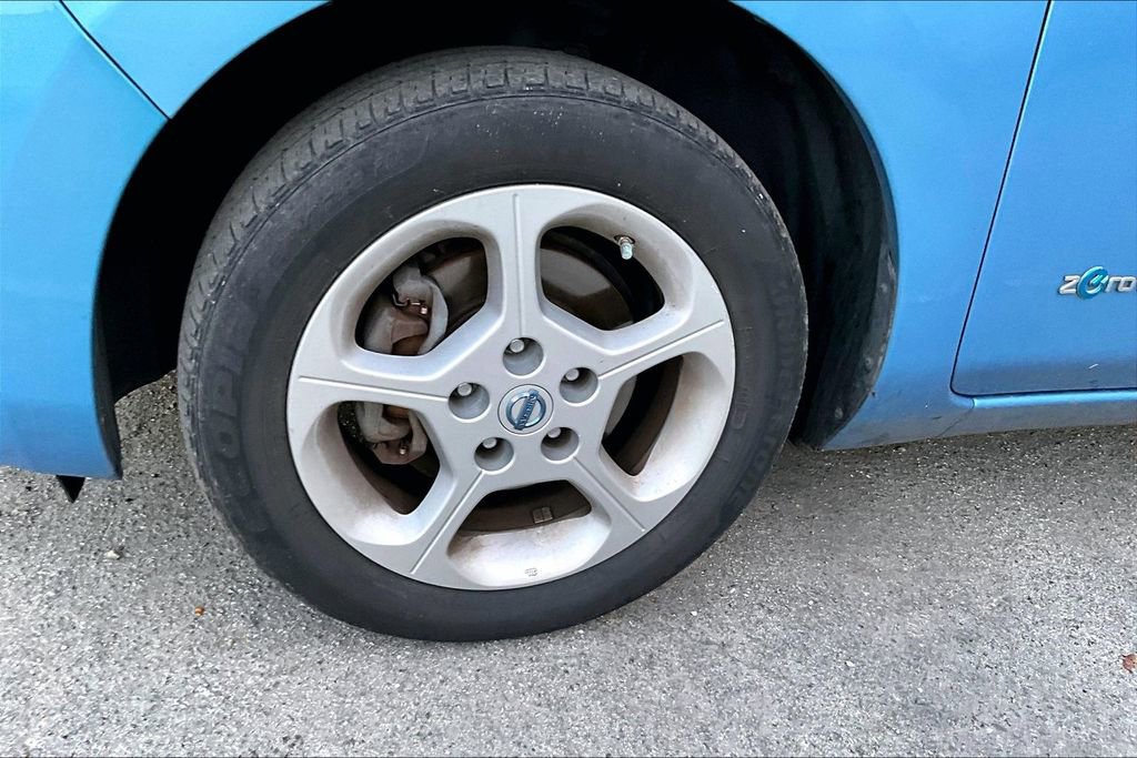 Used 2012 Nissan Leaf SL w/ Recycling/Organizational Pkg FWD image 8