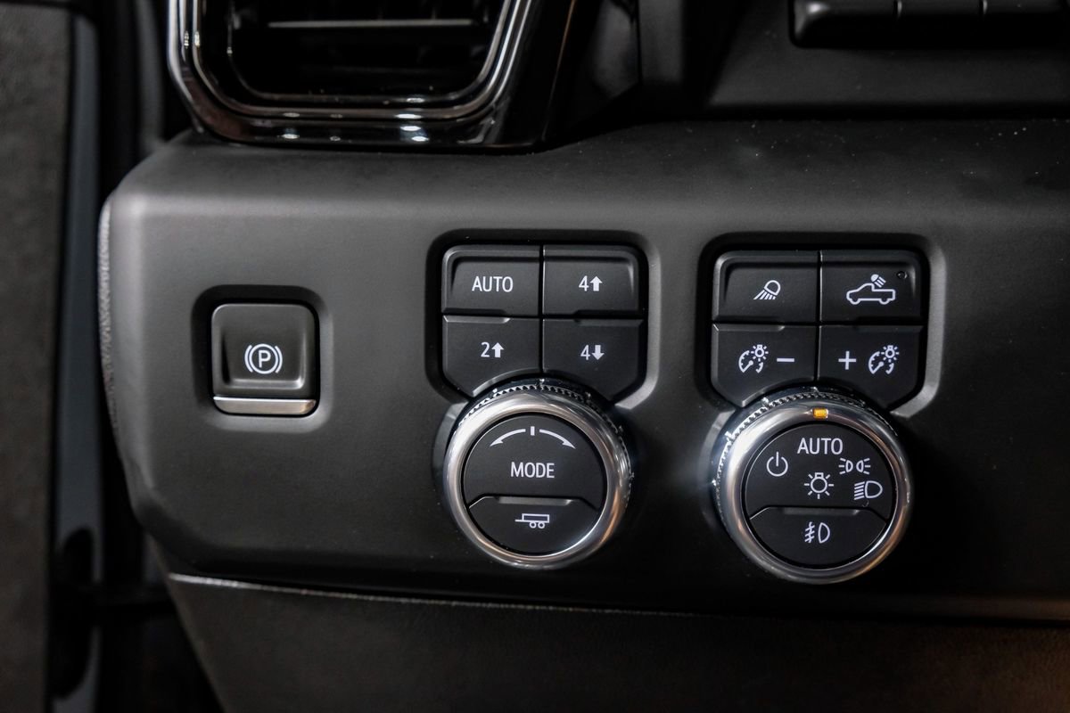 Used 2024 GMC Sierra 2500 AT4X image 24