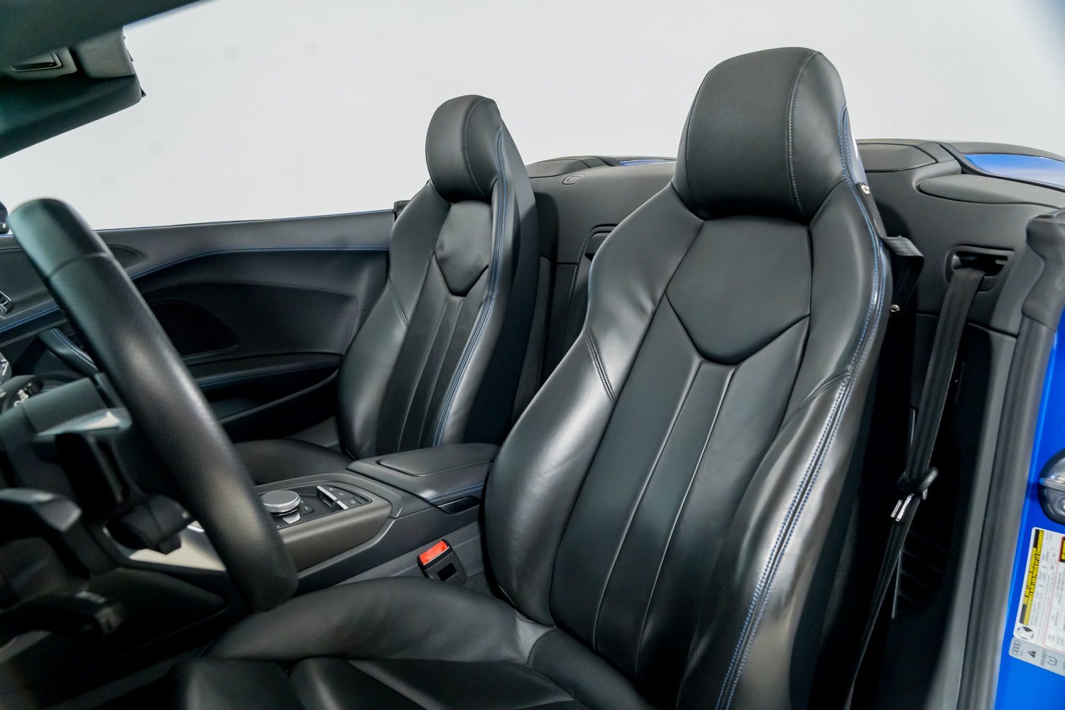 Used 2021 Audi R8 V10 w/ Premium Package RWD image 34