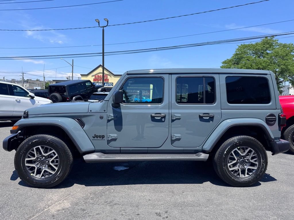New 2026 Jeep Wrangler Unlimited Sahara w/ Safety Group AWD/4WD image 4