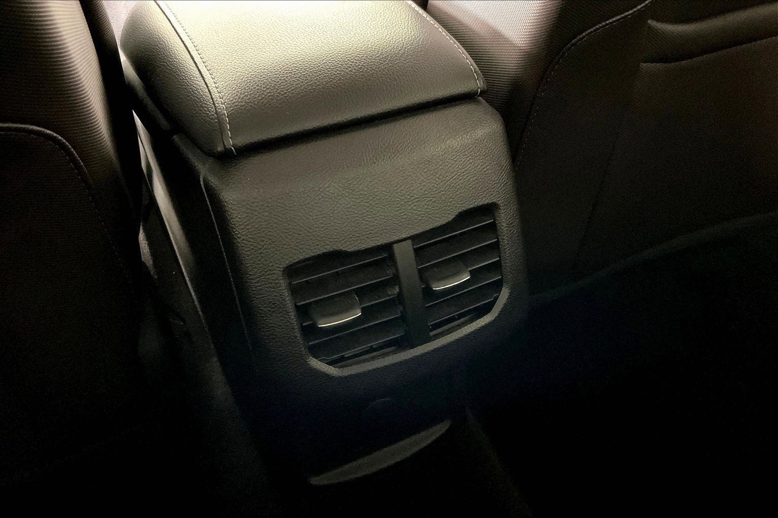 Used 2019 Ford Fusion SE w/ Equipment Group 151A image 10