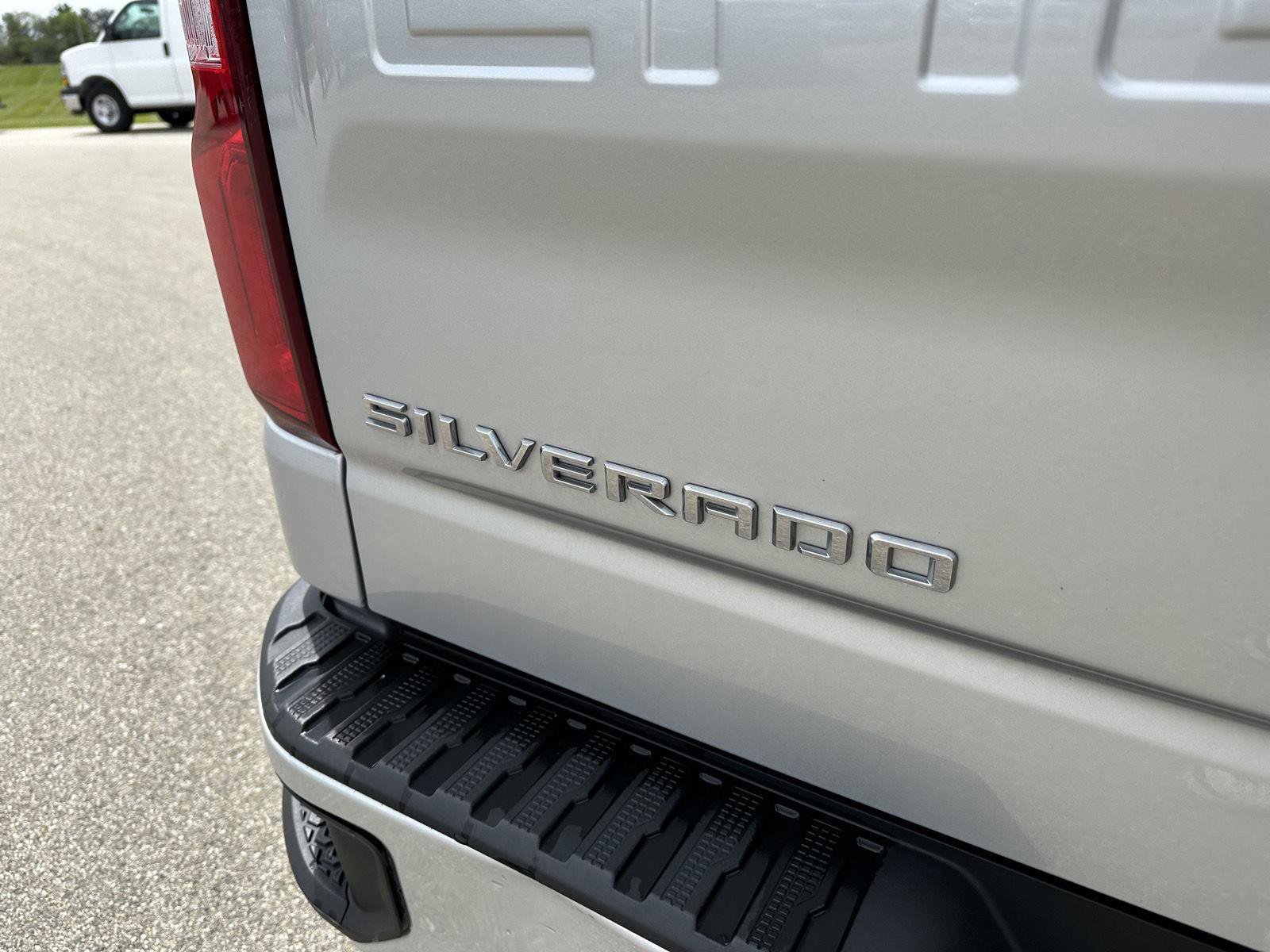 Used 2022 Chevrolet Silverado 1500 RST AWD/4WD image 5