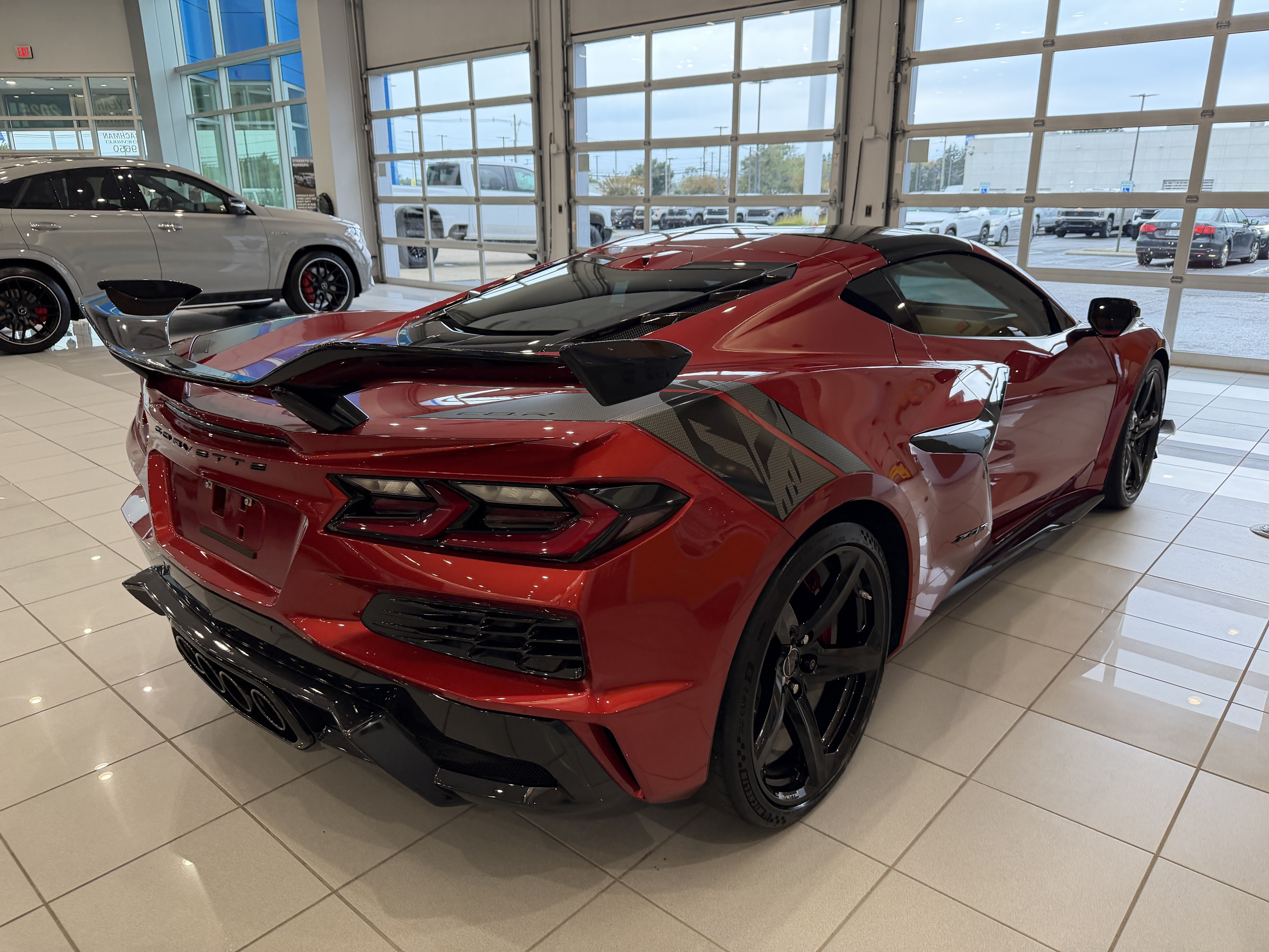 Used 2024 Chevrolet Corvette Z06 w/ Z07 Performance Package RWD image 7
