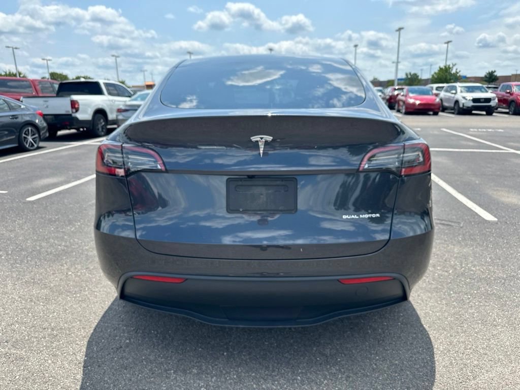 Used 2025 Tesla Model Y Long Range AWD/4WD image 9