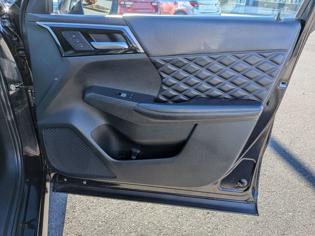 Used 2023 Mitsubishi Outlander SEL image 32