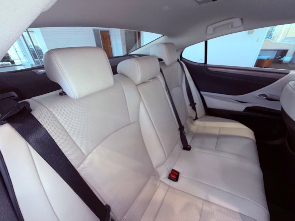 Certified 2025 Lexus ES 300h F Sport image 15