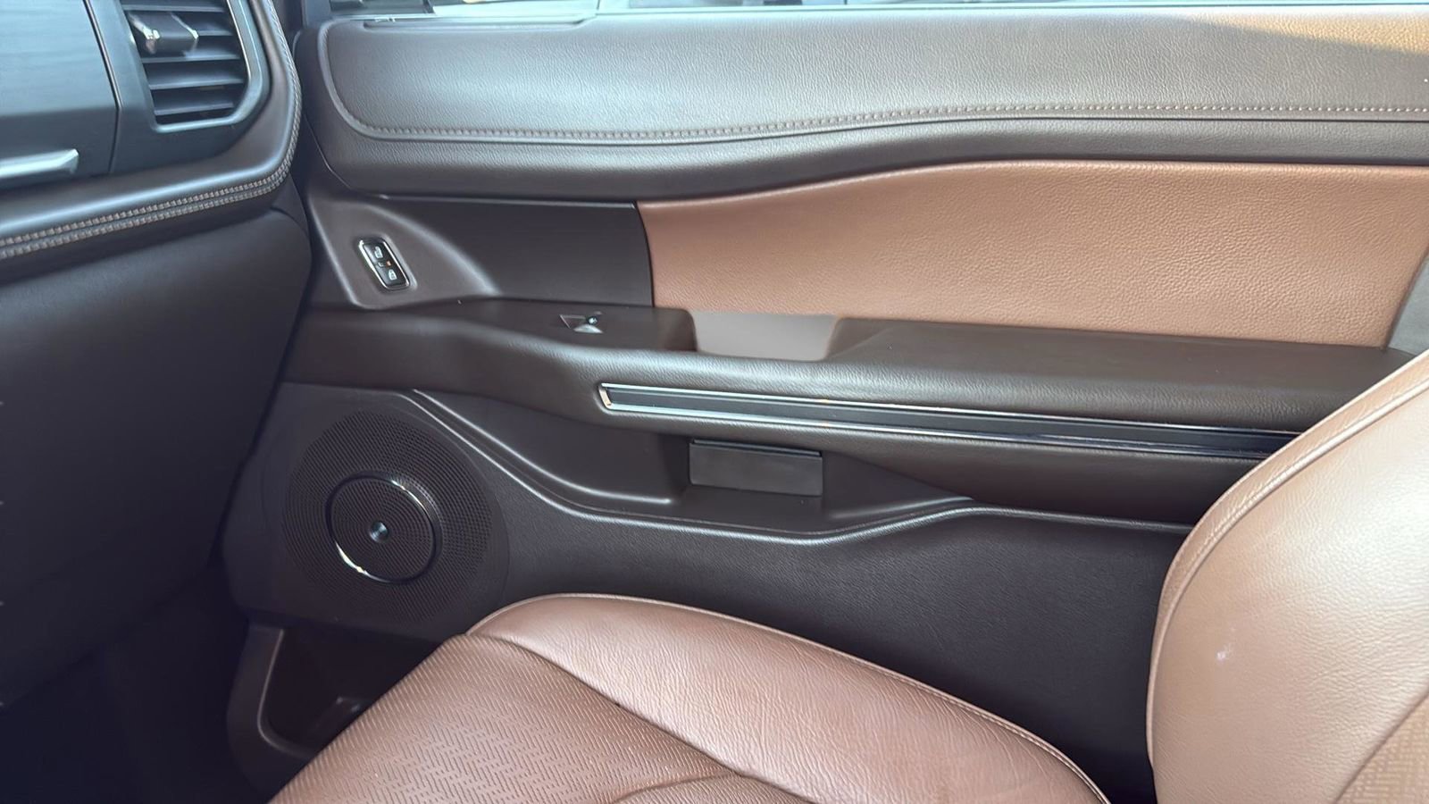 Certified 2024 Ford Expedition King Ranch image 24