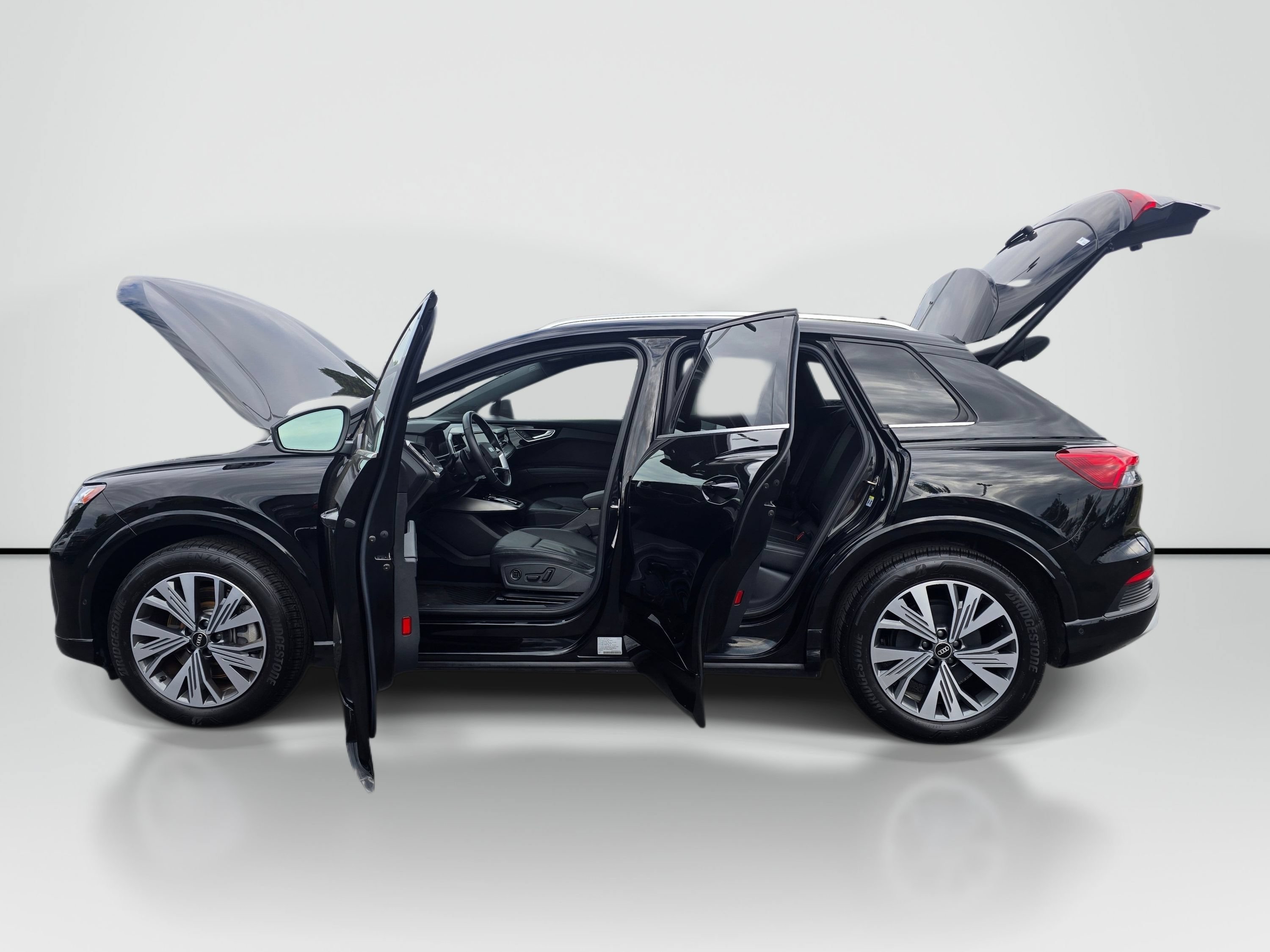 Used 2023 Audi Q4 e-tron Premium Plus w/ Premium Plus RWD image 9