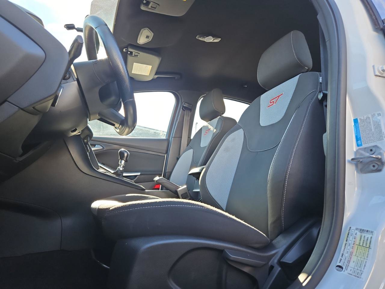 Used 2018 Ford Focus ST FWD image 22