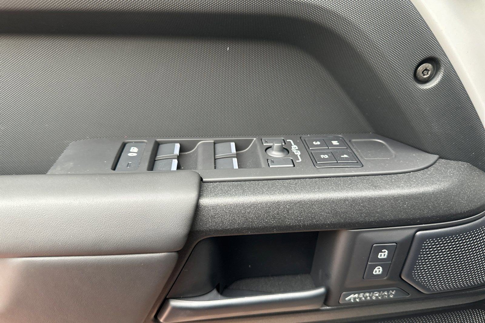 New 2026 Land Rover Defender 110 OCTA image 13