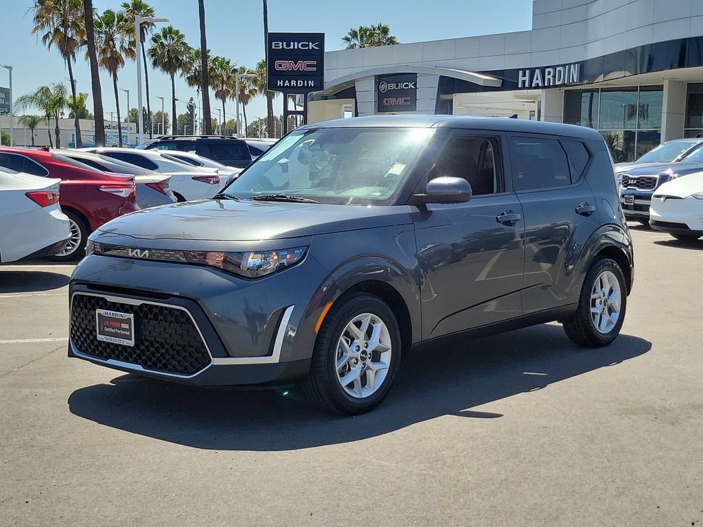 Used 2023 Kia Soul LX w/ Option Group 015 FWD image 2