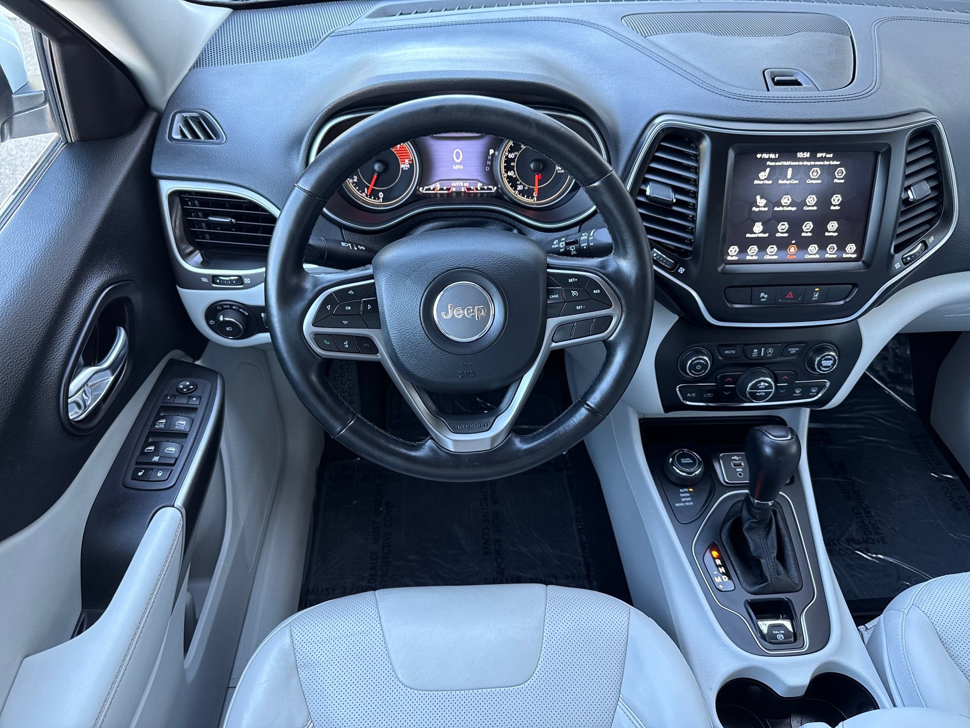 Used 2021 Jeep Cherokee Latitude Lux w/ Comfort/Convenience Group AWD/4WD image 9