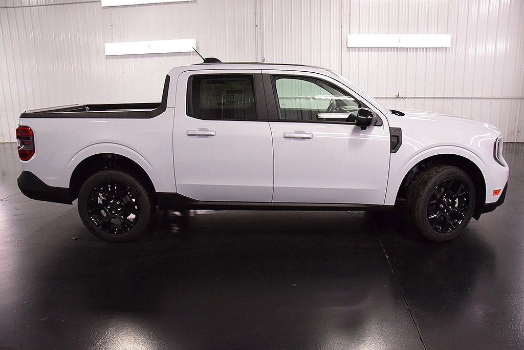 New 2025 Ford Maverick Lariat w/ Black Appearance Package image 9