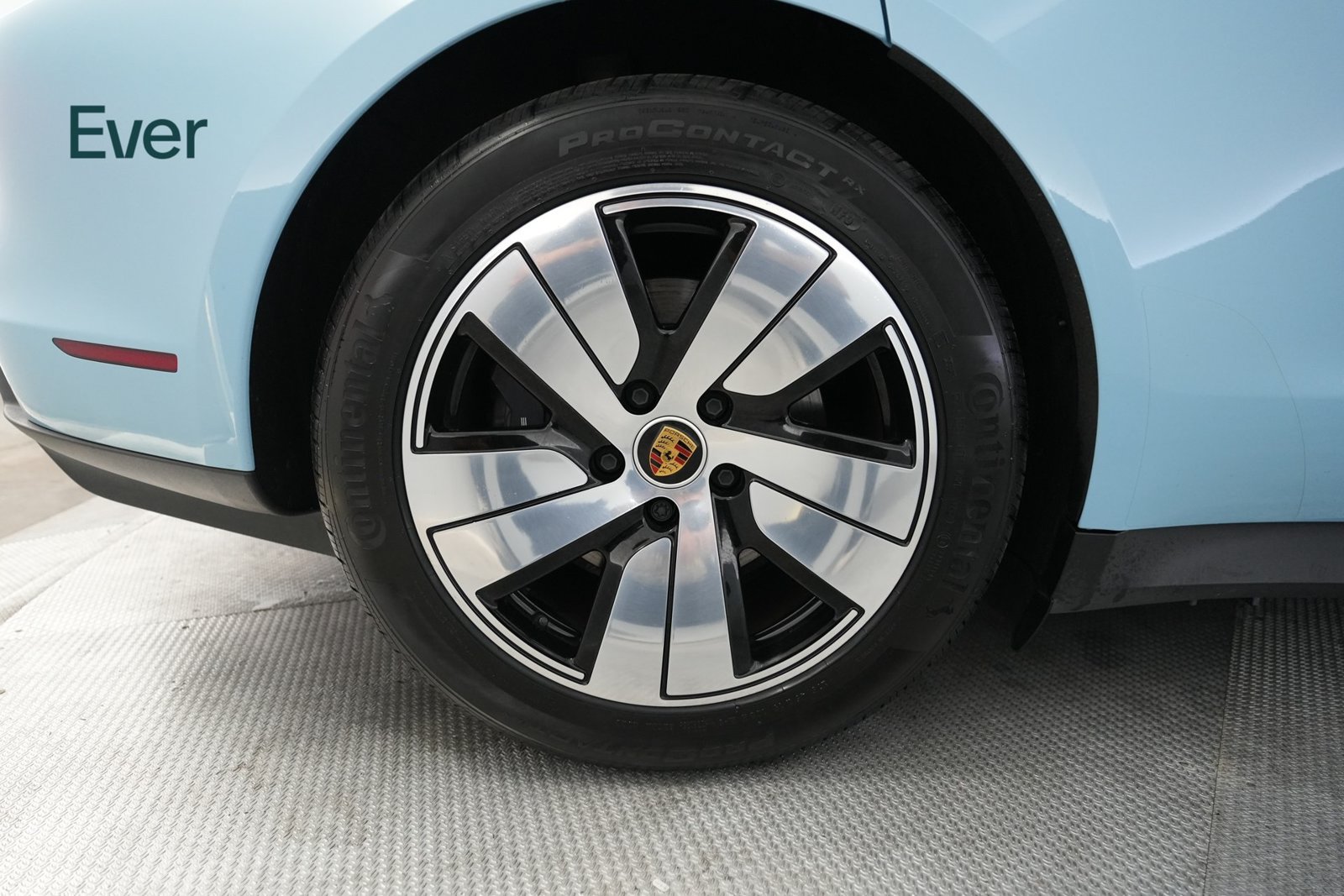 Used 2023 Porsche Taycan RWD image 21
