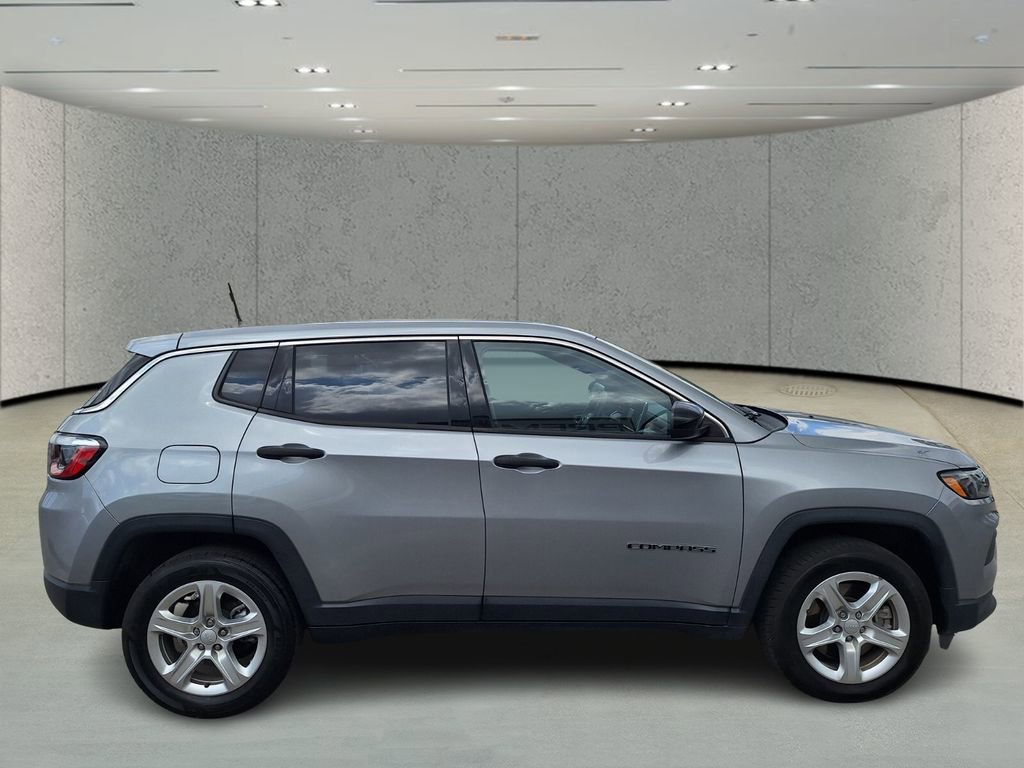 Used 2023 Jeep Compass Sport image 5