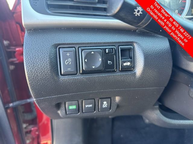 Used 2017 Nissan Sentra SR w/ SR Premium Technology Package image 17