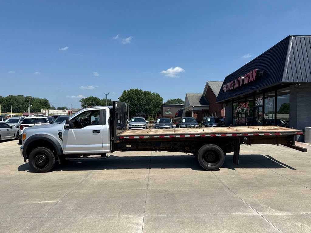 Used 2017 Ford F550 4x4 Regular Cab Super Duty image 3