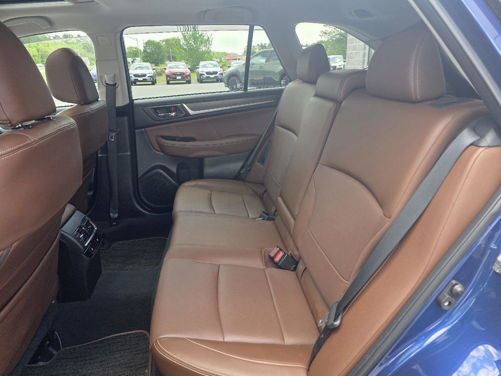 Used 2017 Subaru Outback 3.6R Touring AWD/4WD image 14