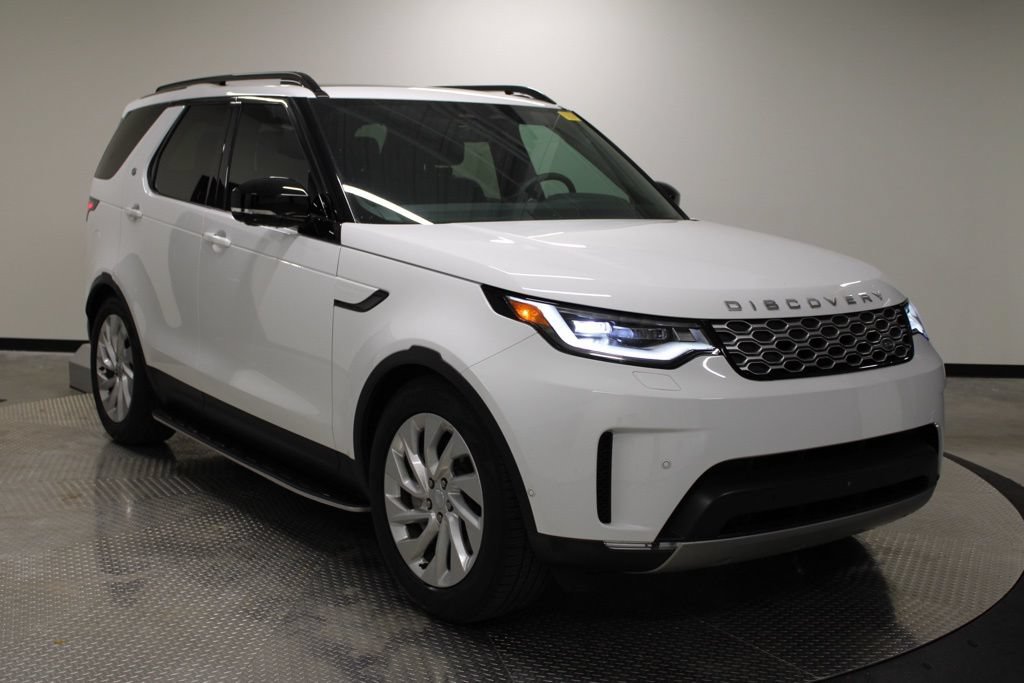 Used 2025 Land Rover Discovery S AWD/4WD image 9