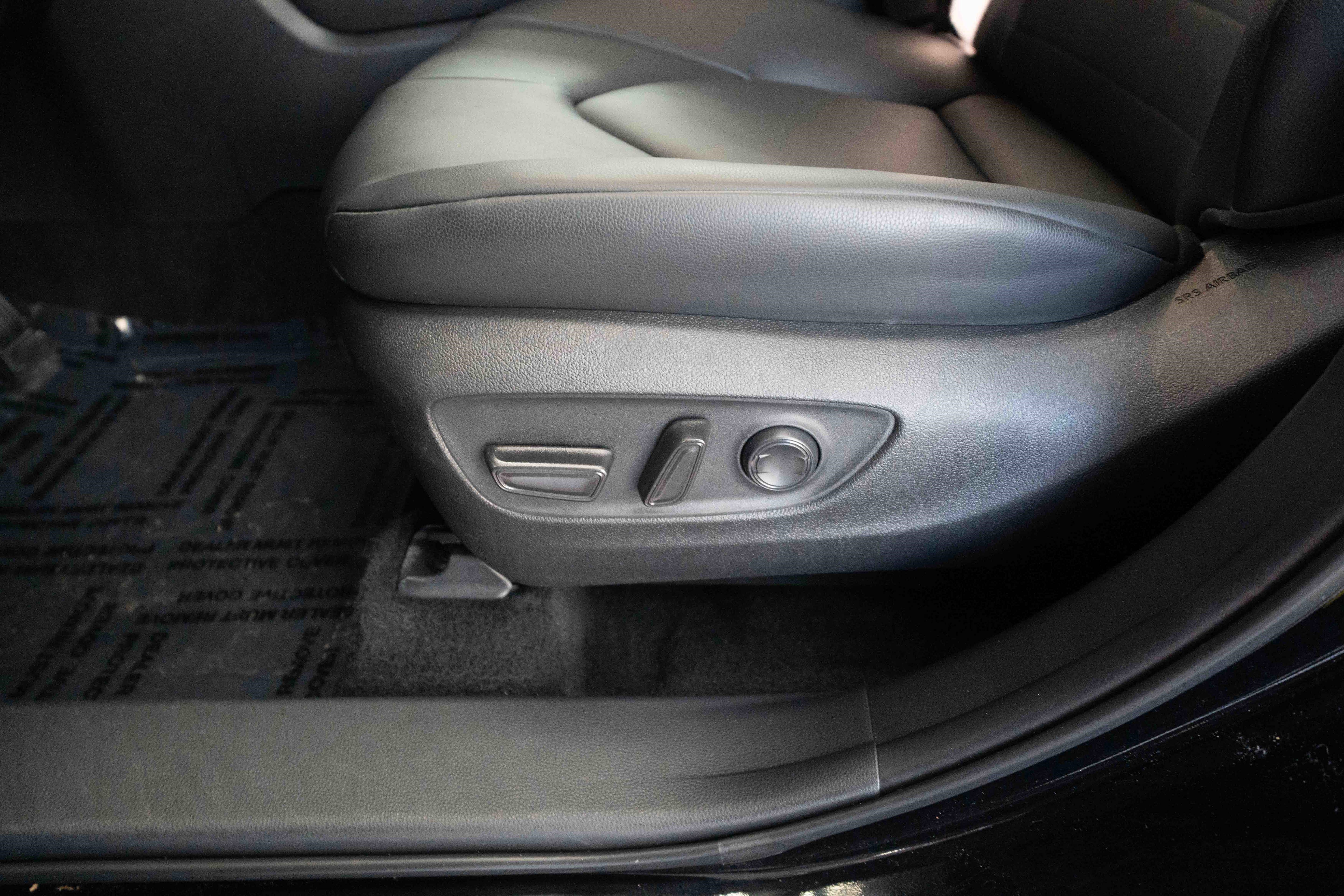 Used 2025 Toyota Highlander XLE image 12