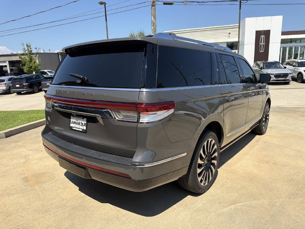 Certified 2024 Lincoln Navigator L Black Label AWD/4WD image 8