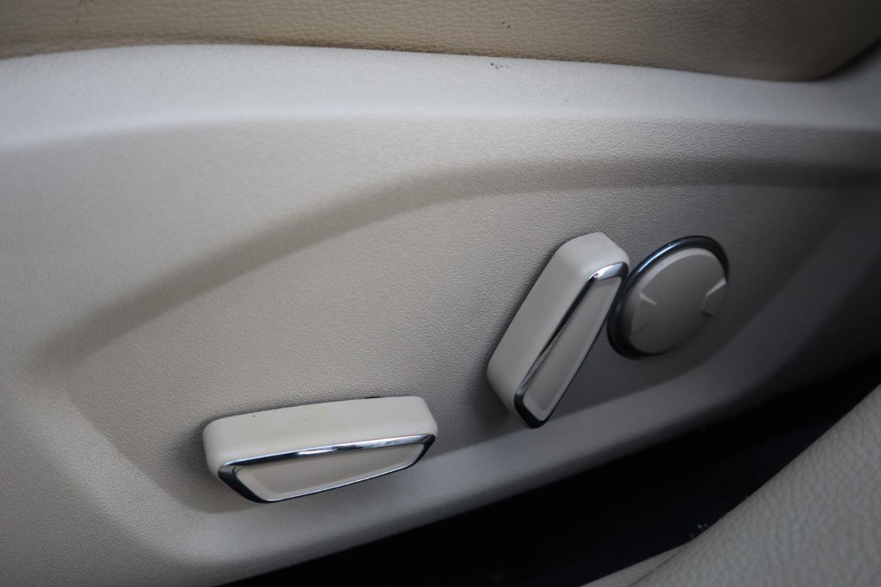 Used 2016 Ford Fusion SE w/ Equipment Group 202A image 55