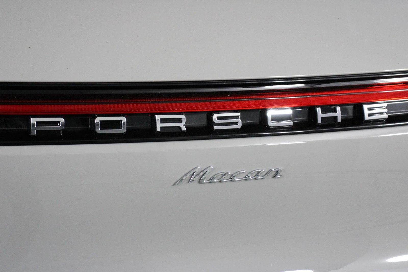 New 2026 Porsche Macan AWD/4WD image 22