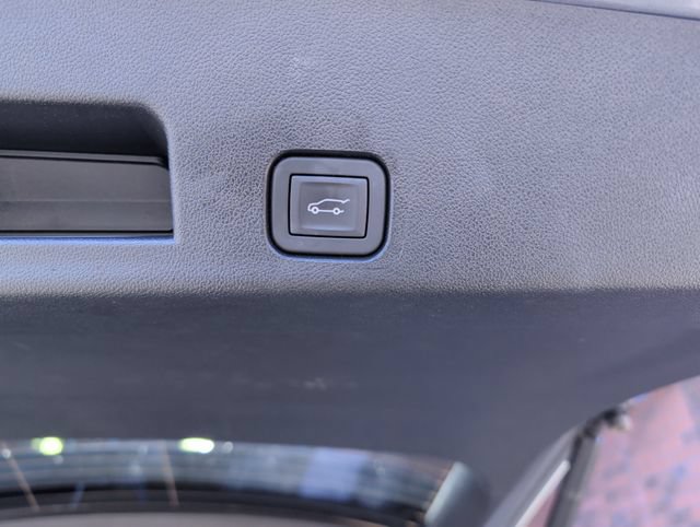Used 2026 Chevrolet Traverse Z71 w/ LPO, Floor Liner Package AWD/4WD image 30