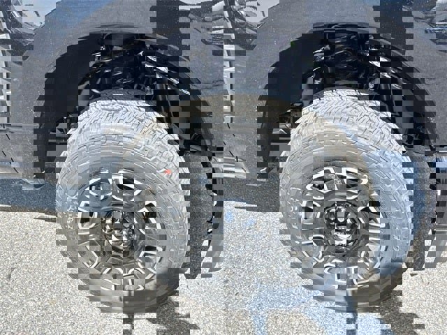 New 2026 Ford F350 Platinum w/ FX4 Off-Road Package image 10