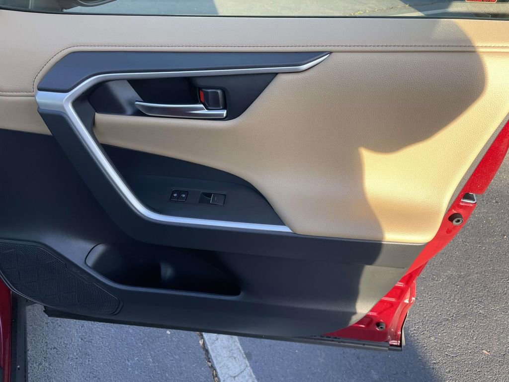 Used 2025 Toyota RAV4 Limited w/ Advanced Technology Package image 47