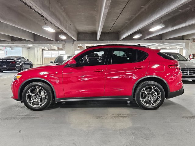 Used 2022 Alfa Romeo Stelvio Ti AWD/4WD image 8