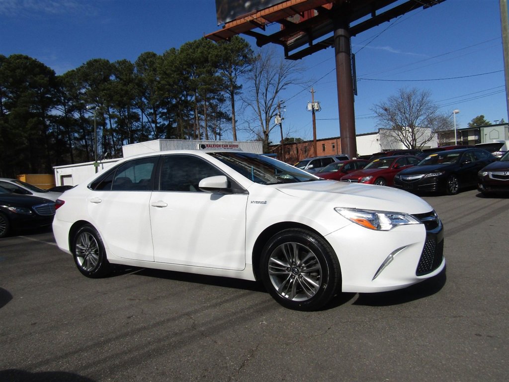 Used 2017 Toyota Camry SE image 9