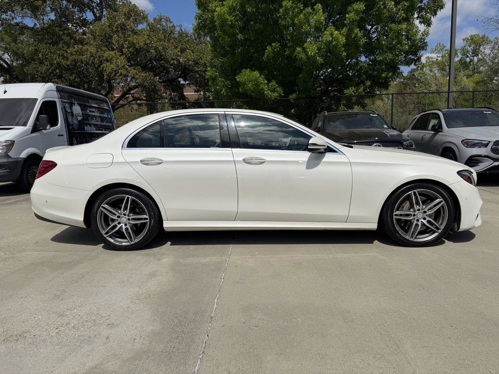Used 2017 Mercedes-Benz E 300 image 22