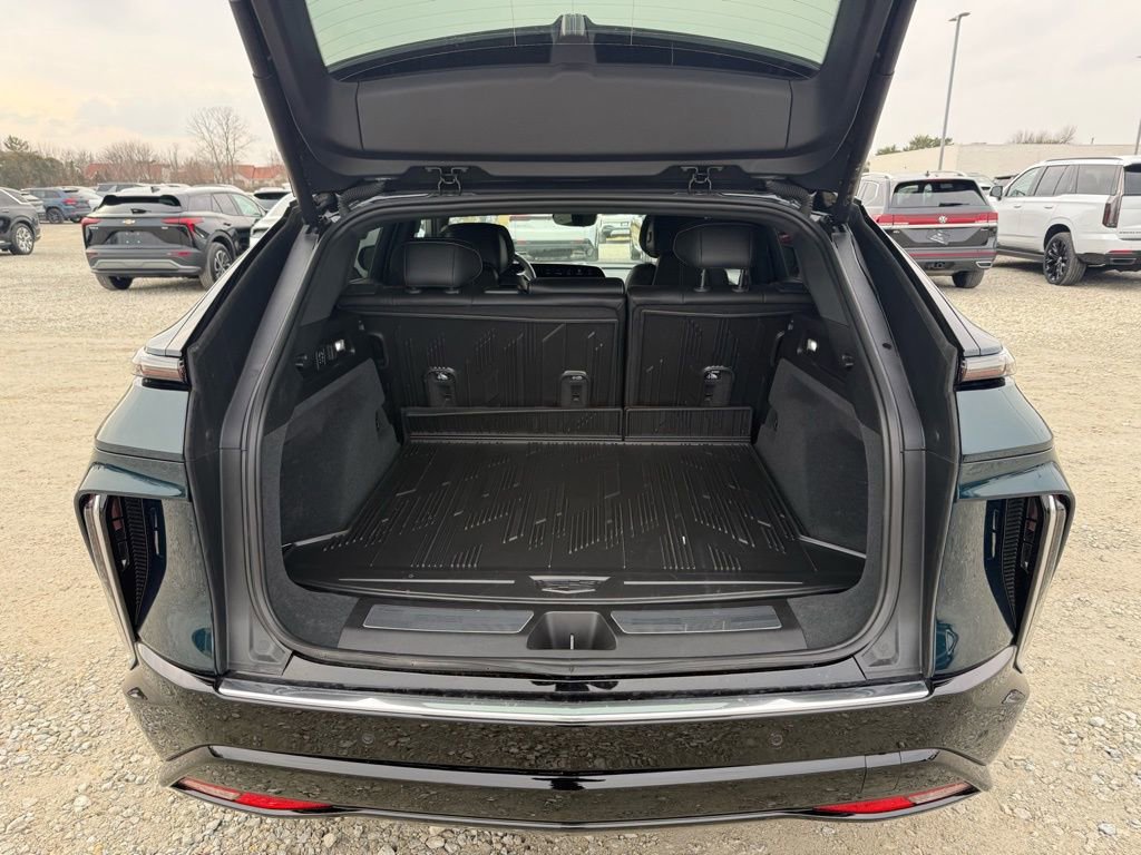Certified 2025 Cadillac Lyriq Luxury w/ LPO, Floor Liner Package image 15