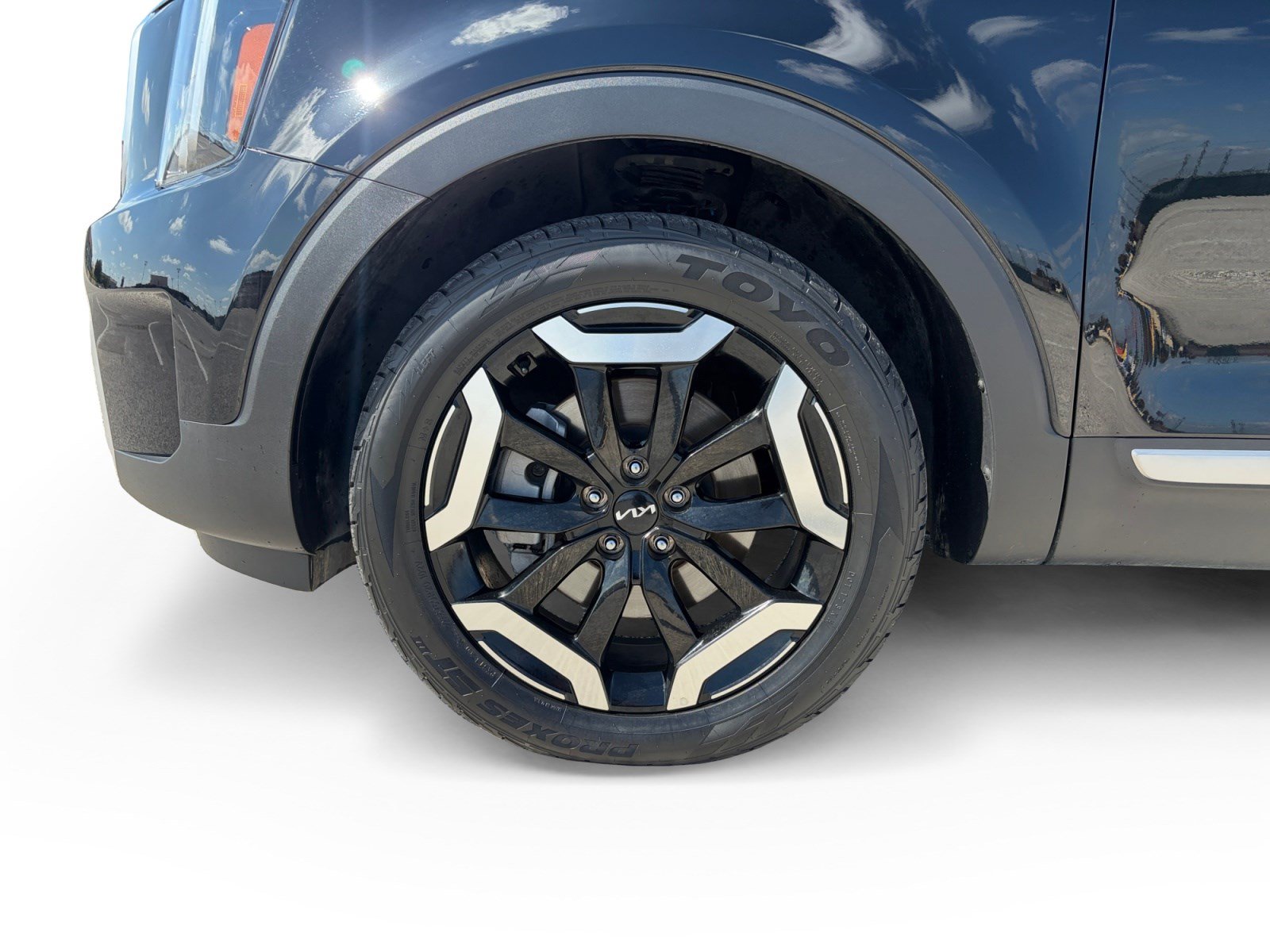 Used 2025 Kia Telluride S FWD image 9