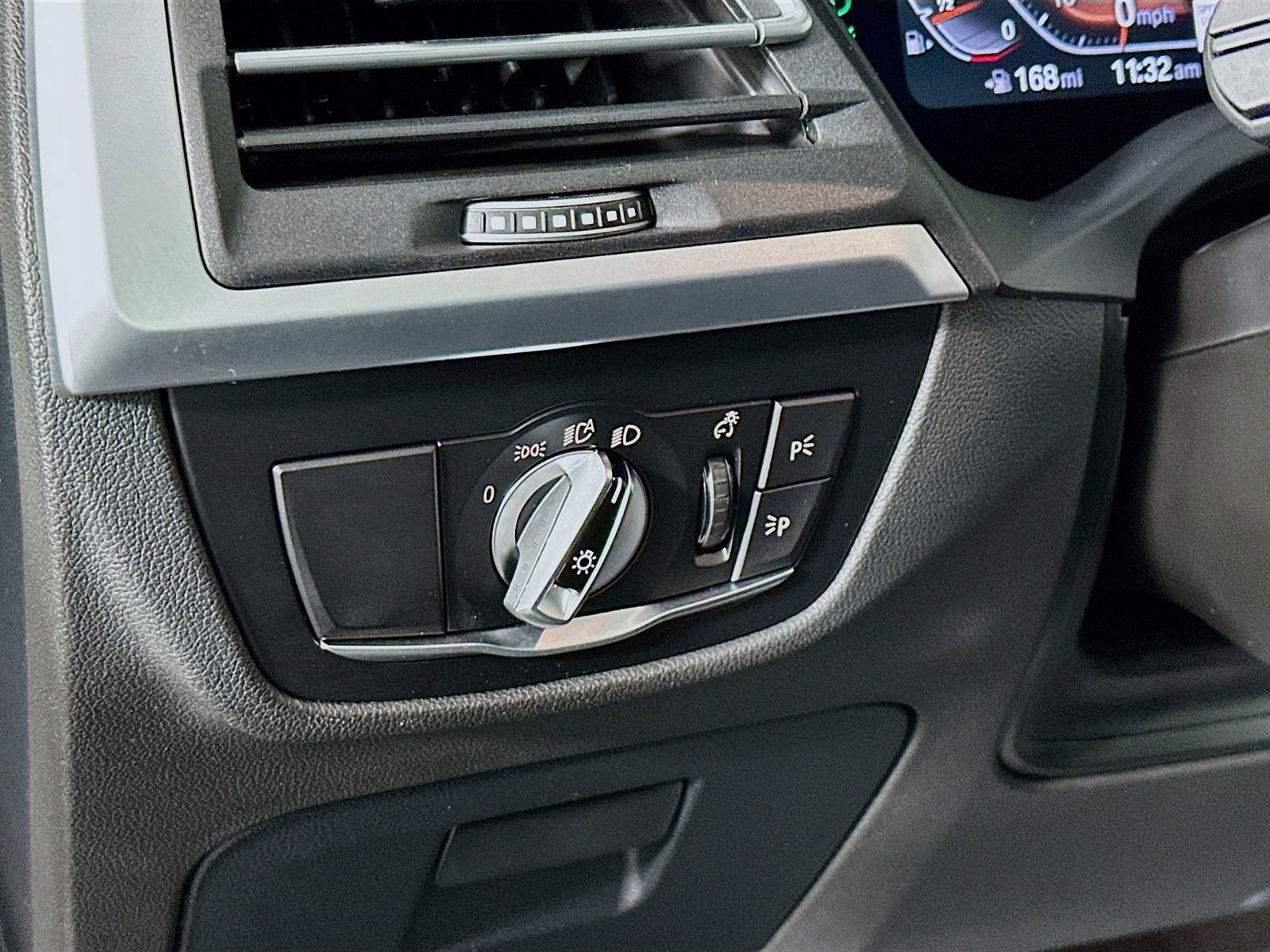 Used 2024 BMW X3 xDrive30i image 11