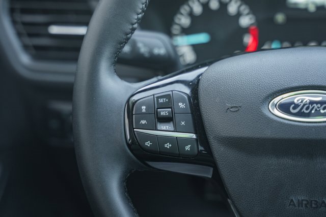 Used 2022 Ford Escape SE w/ SE Sport Appearance Package image 34