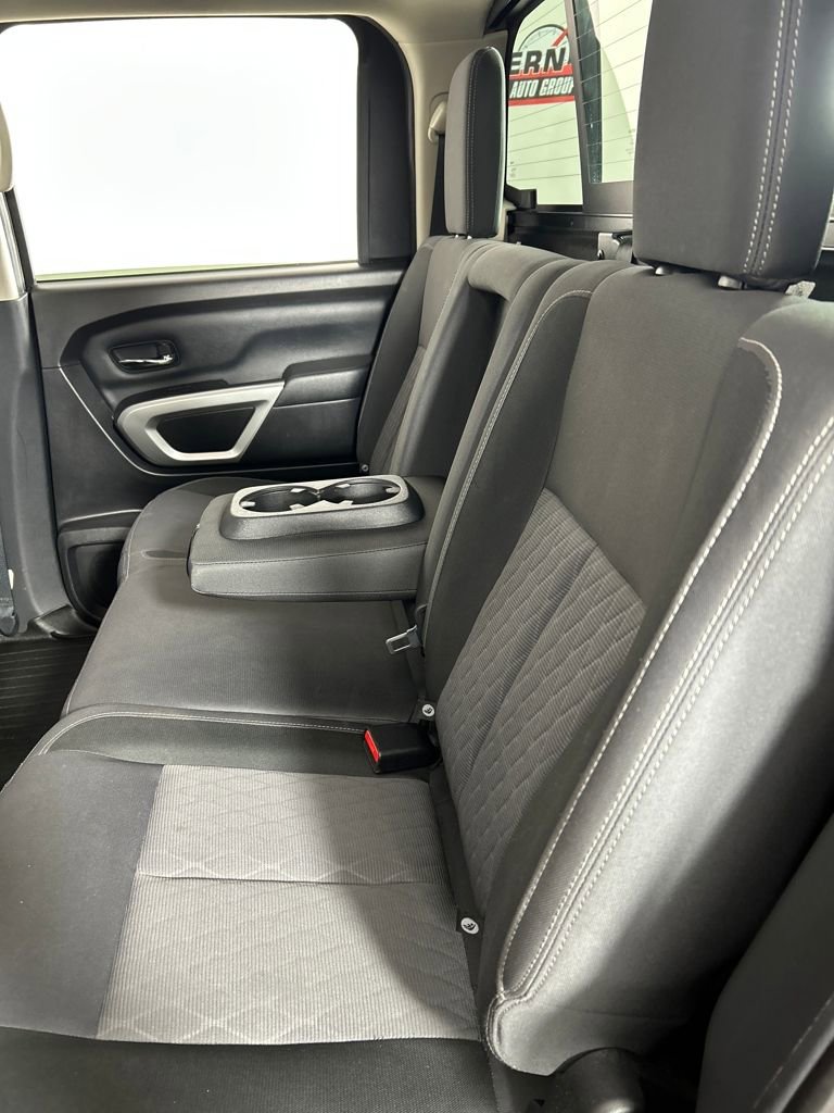 Used 2021 Nissan Titan SV w/ SV Convenience Package image 19