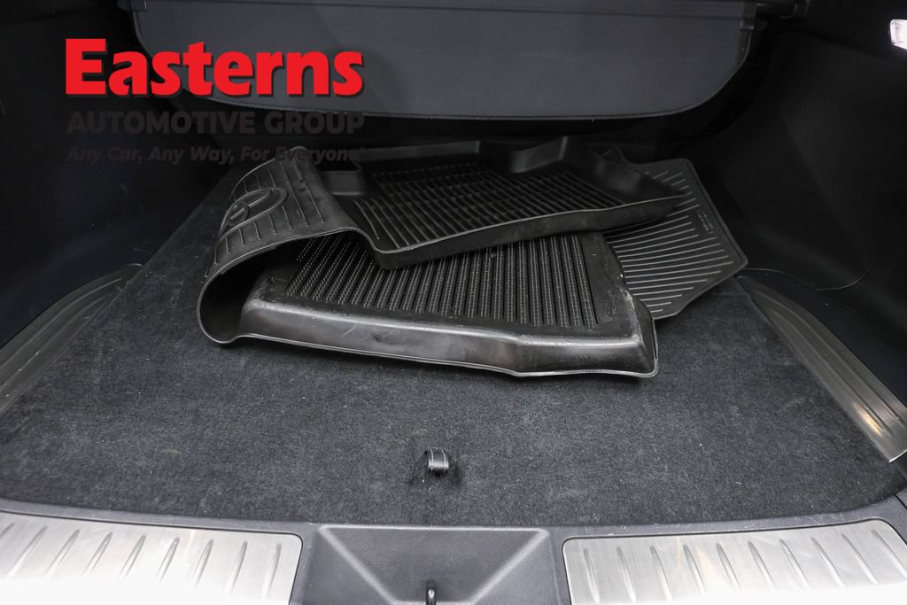 Used 2024 Toyota Venza LE AWD/4WD image 23