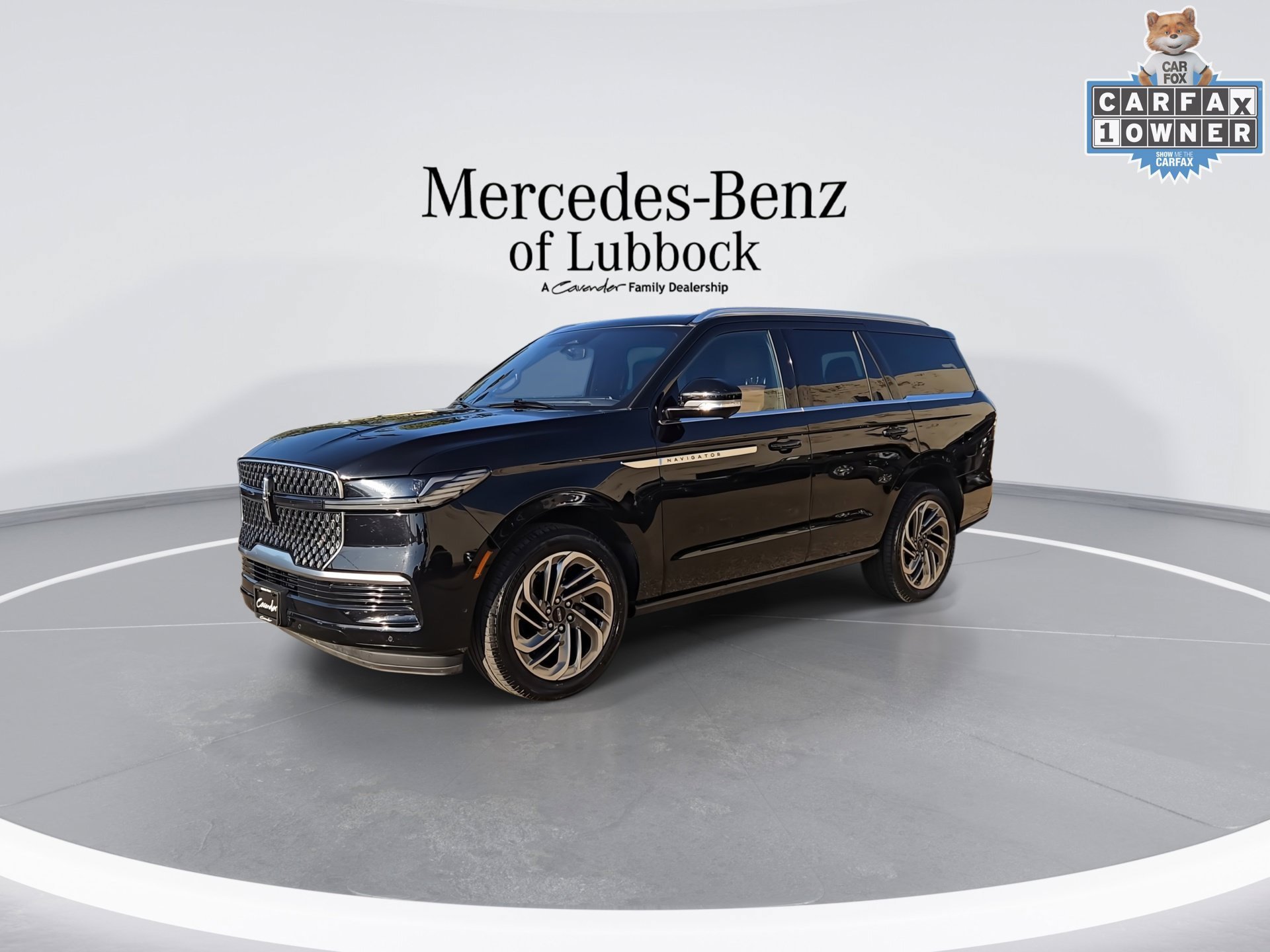 Used 2025 Lincoln Navigator Reserve AWD/4WD image 4