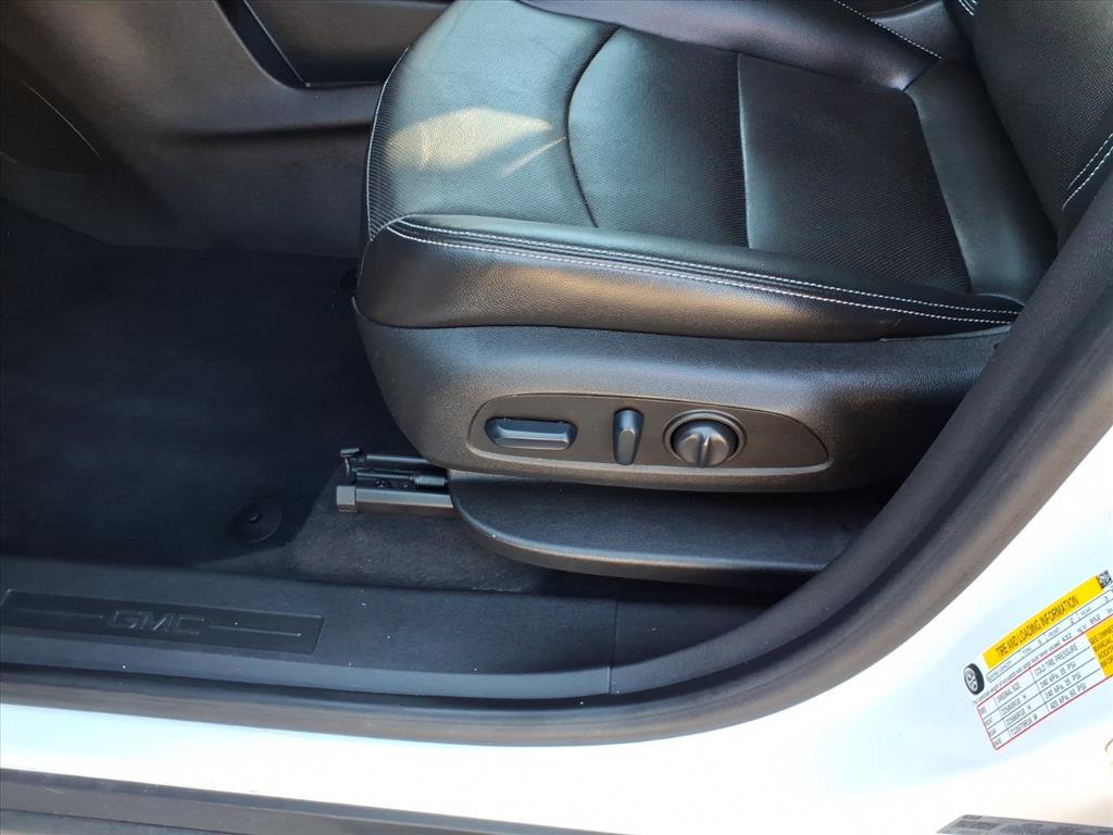 Used 2022 GMC Terrain SLT image 12