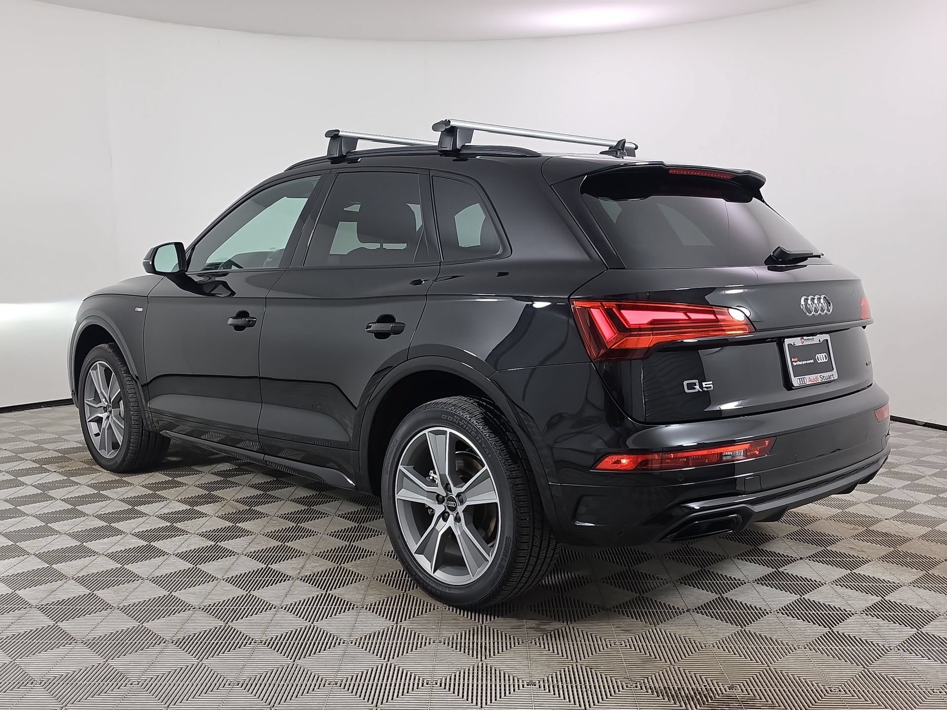 Certified 2025 Audi Q5 2.0T Premium AWD/4WD image 5