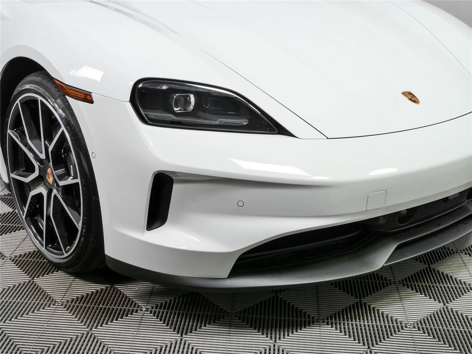 New 2026 Porsche Taycan AWD/4WD image 39
