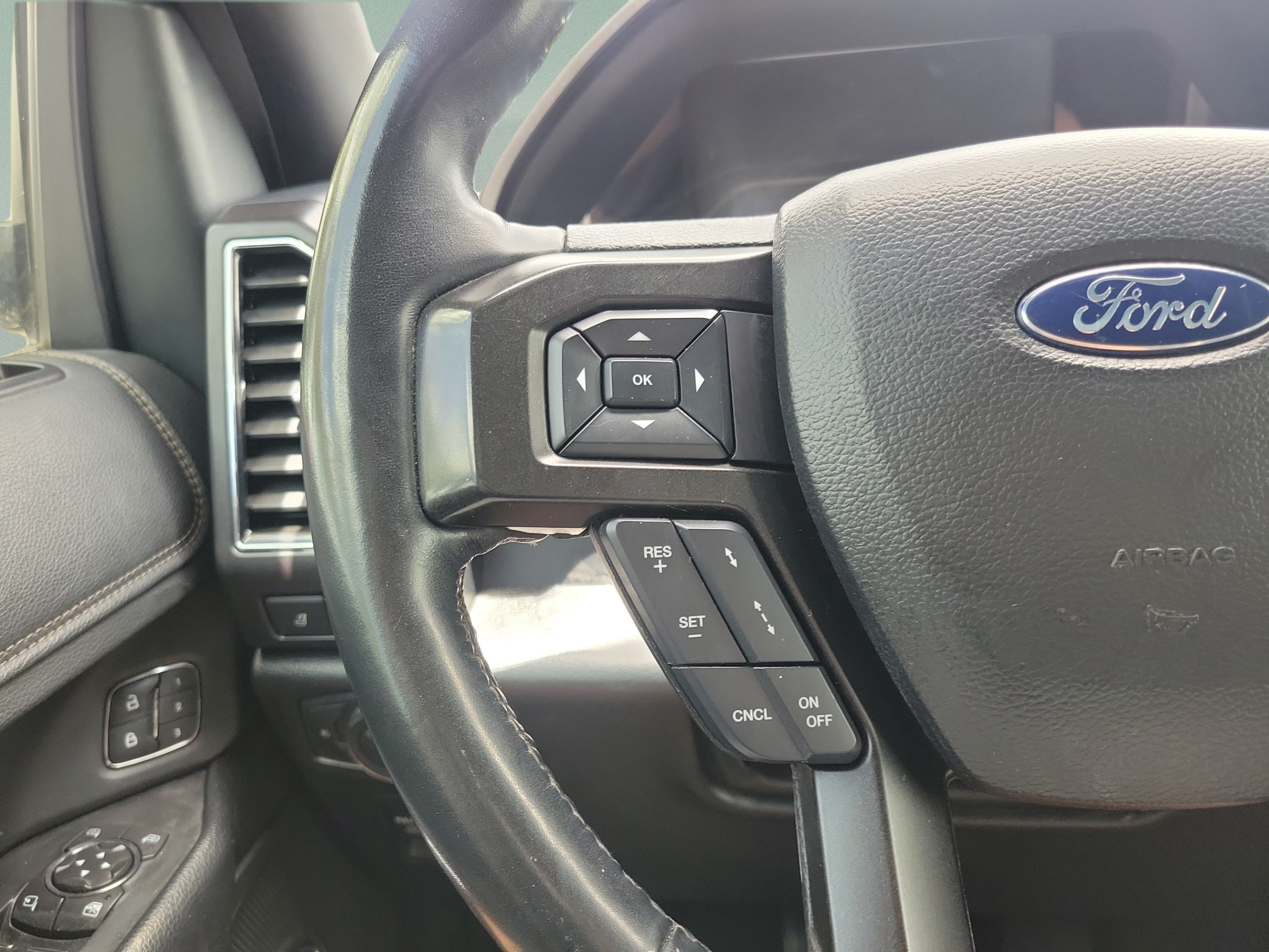 Used 2020 Ford Expedition Limited w/ Equipment Group 302A RWD image 22