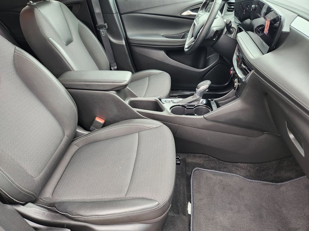 Certified 2025 Buick Encore GX Preferred image 14