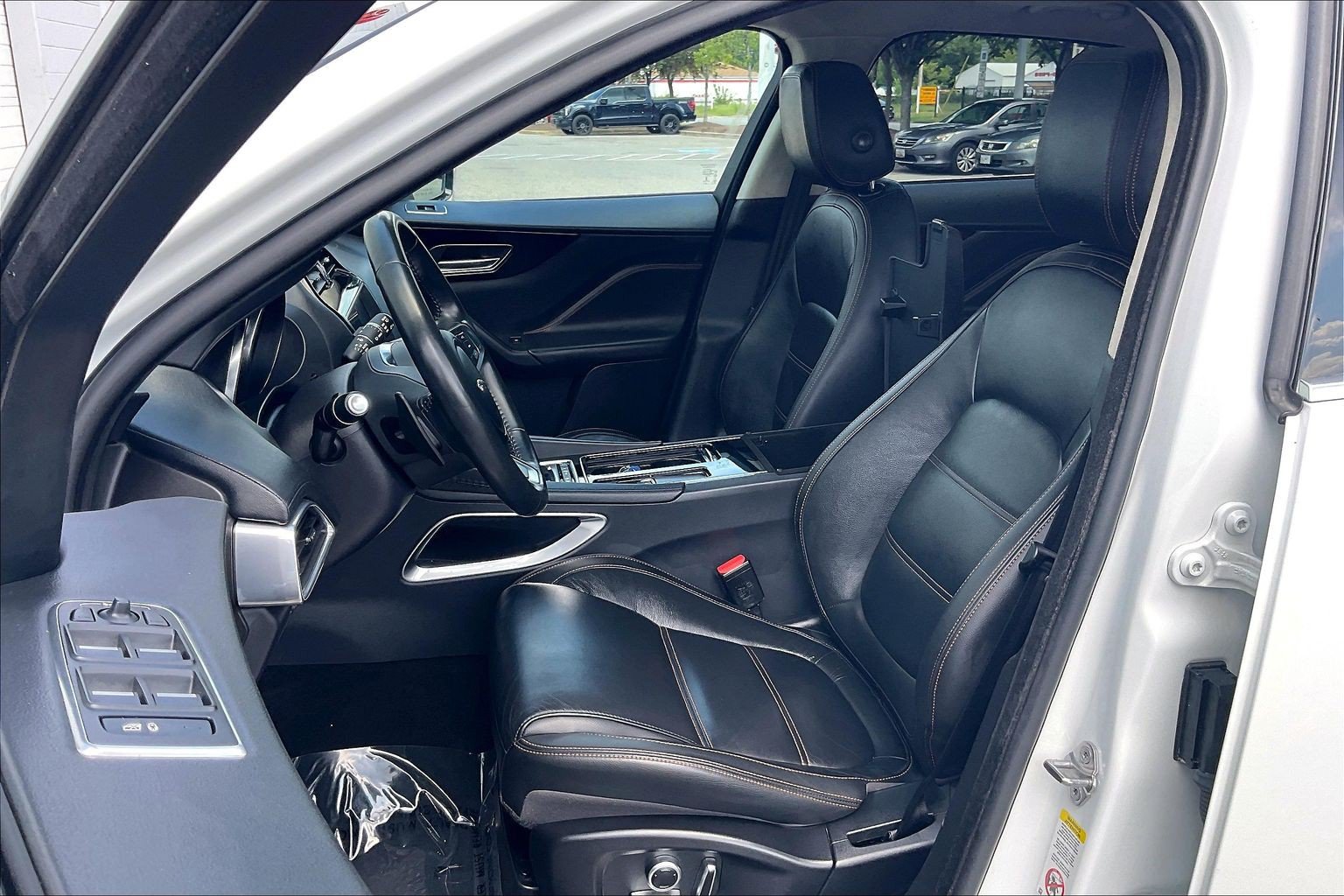 Used 2020 Jaguar F-PACE Prestige AWD/4WD image 28
