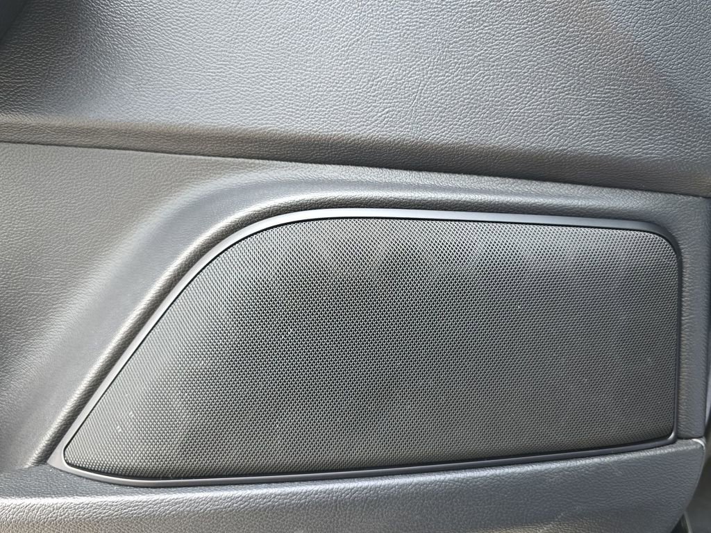 Used 2018 Maserati Levante image 28