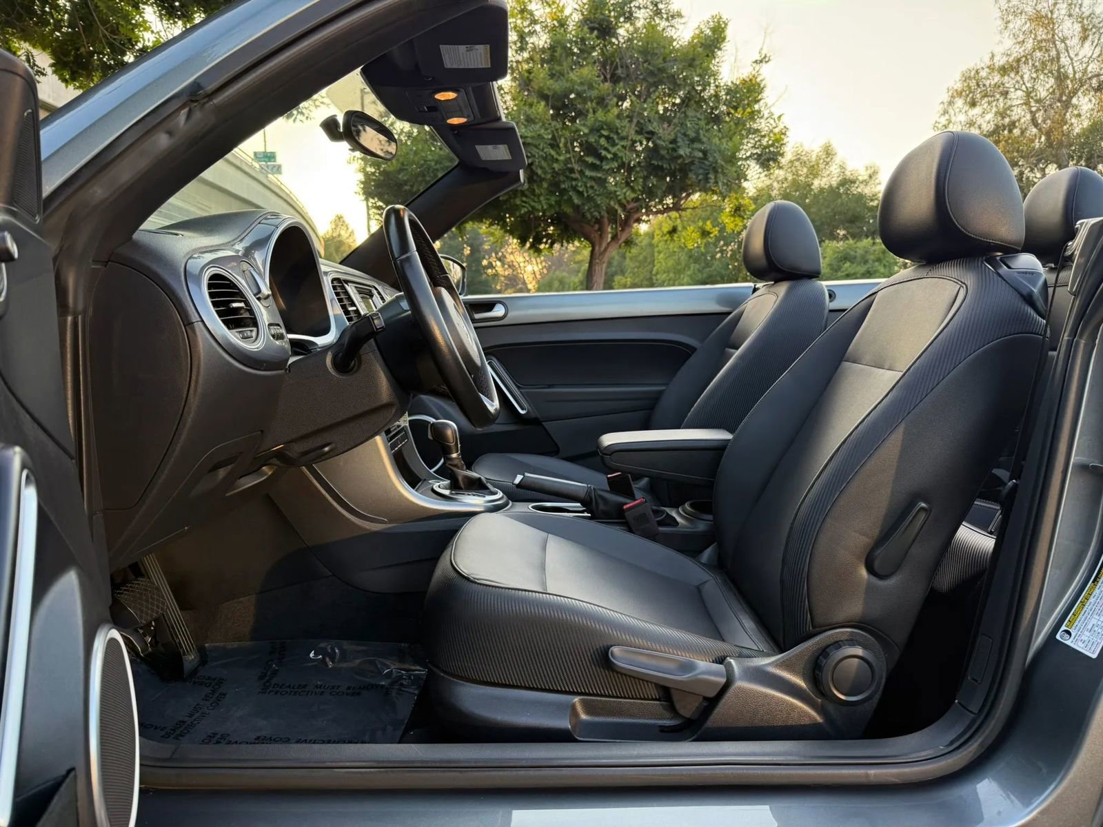 Used 2018 Volkswagen Beetle 2.0T Coast FWD image 25